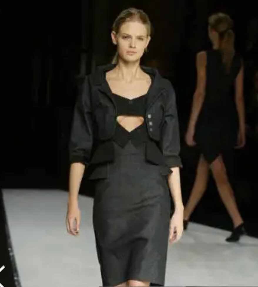 Hussein Chalayan Fall 2004 RTW Cropped jeans Jacket. Rare, documented