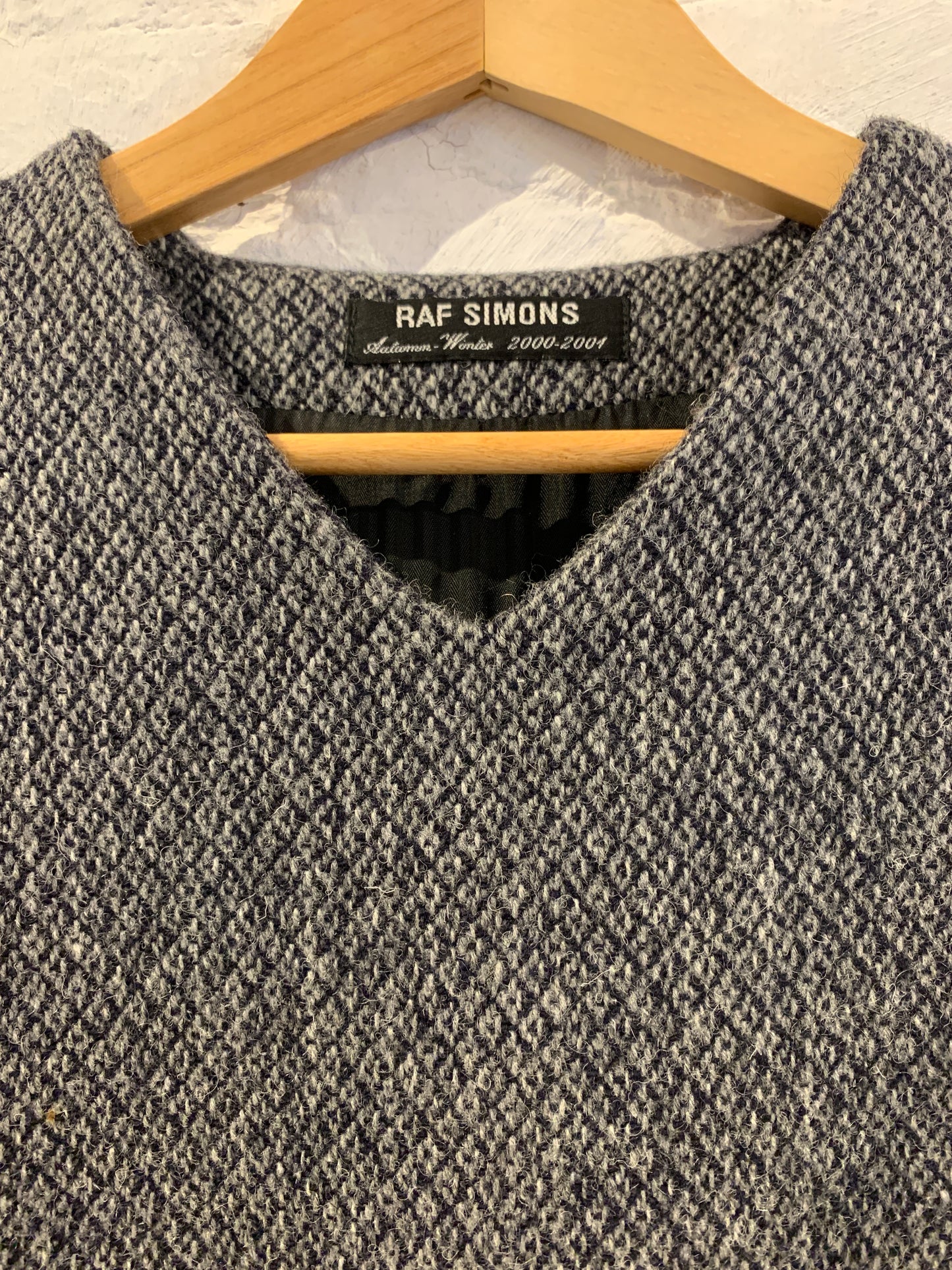 Raf Simons, A/W 1999/2000 Disorder-Incubation-Isolation Wool V-neck Knit Top